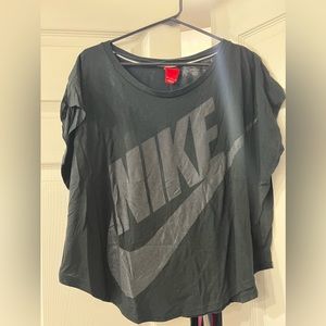 Nike Athletic Top 🖤